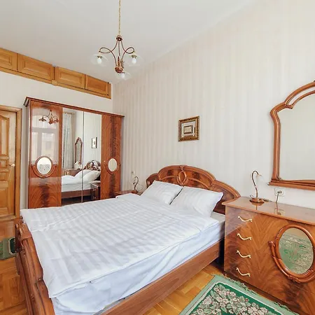 In On Kupalovskaya Apartment Minsk