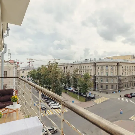 Apartment In On Kupalovskaya