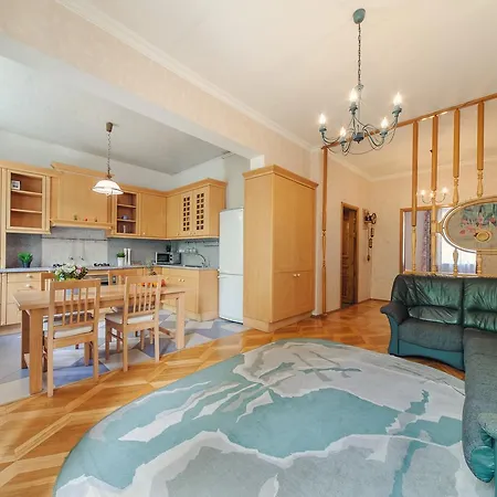 In On Kupalovskaya Apartment