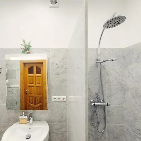 Apartment In On Kupalovskaya *