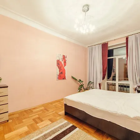 In On Kupalovskaya Apartment