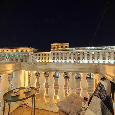 Apartment In On Kupalovskaya